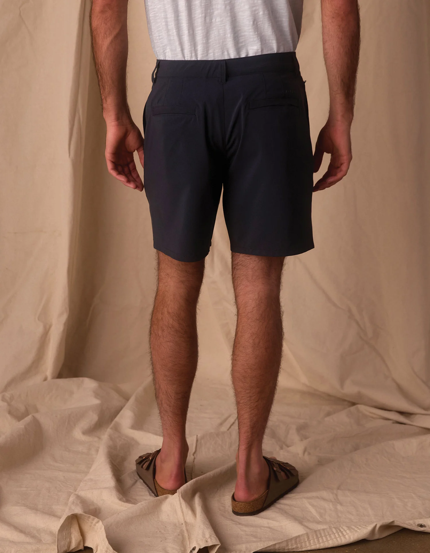 Everyday Hybrid Short in Navy - Image 6