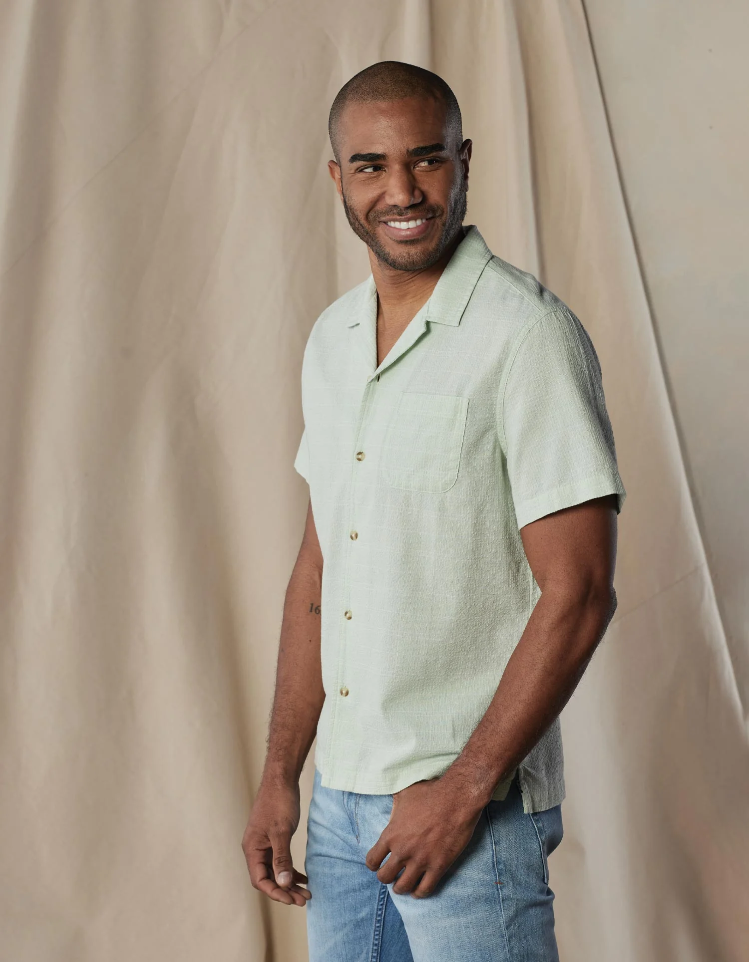 Freshwater Camp Shirt in Surf Spray Dobby - Image 4