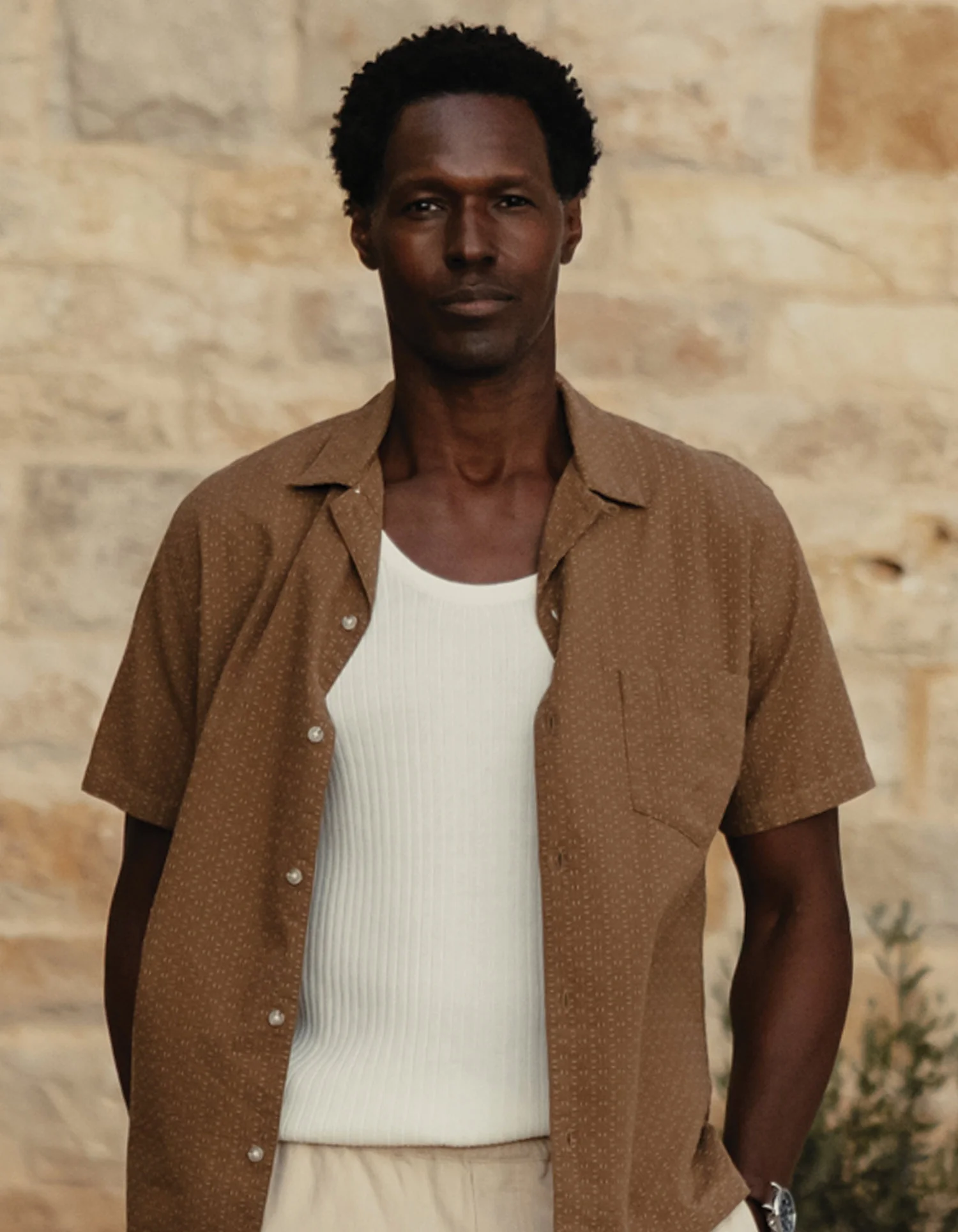 Freshwater Resort Shirt in Dark Khaki - Image 3