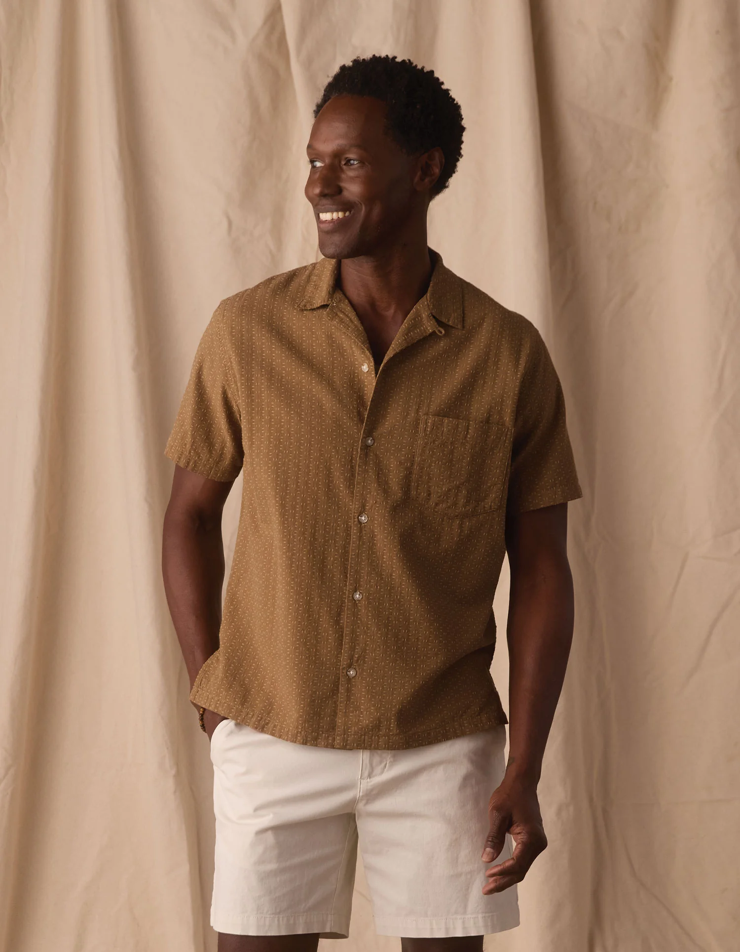 Freshwater Resort Shirt in Dark Khaki - Image 7