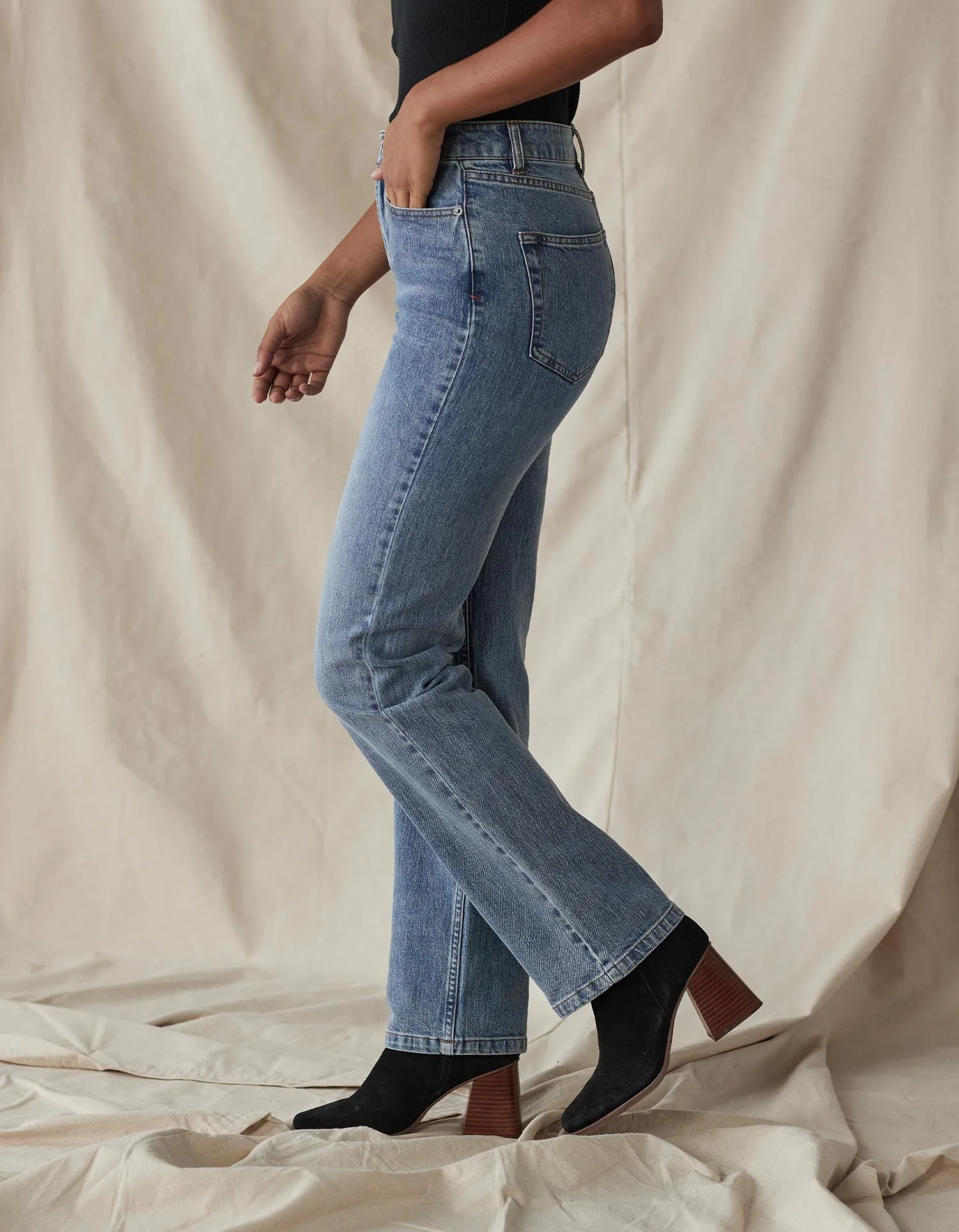 Hi-Rise Straight Jean in Medium Greyson Wash - Image 3