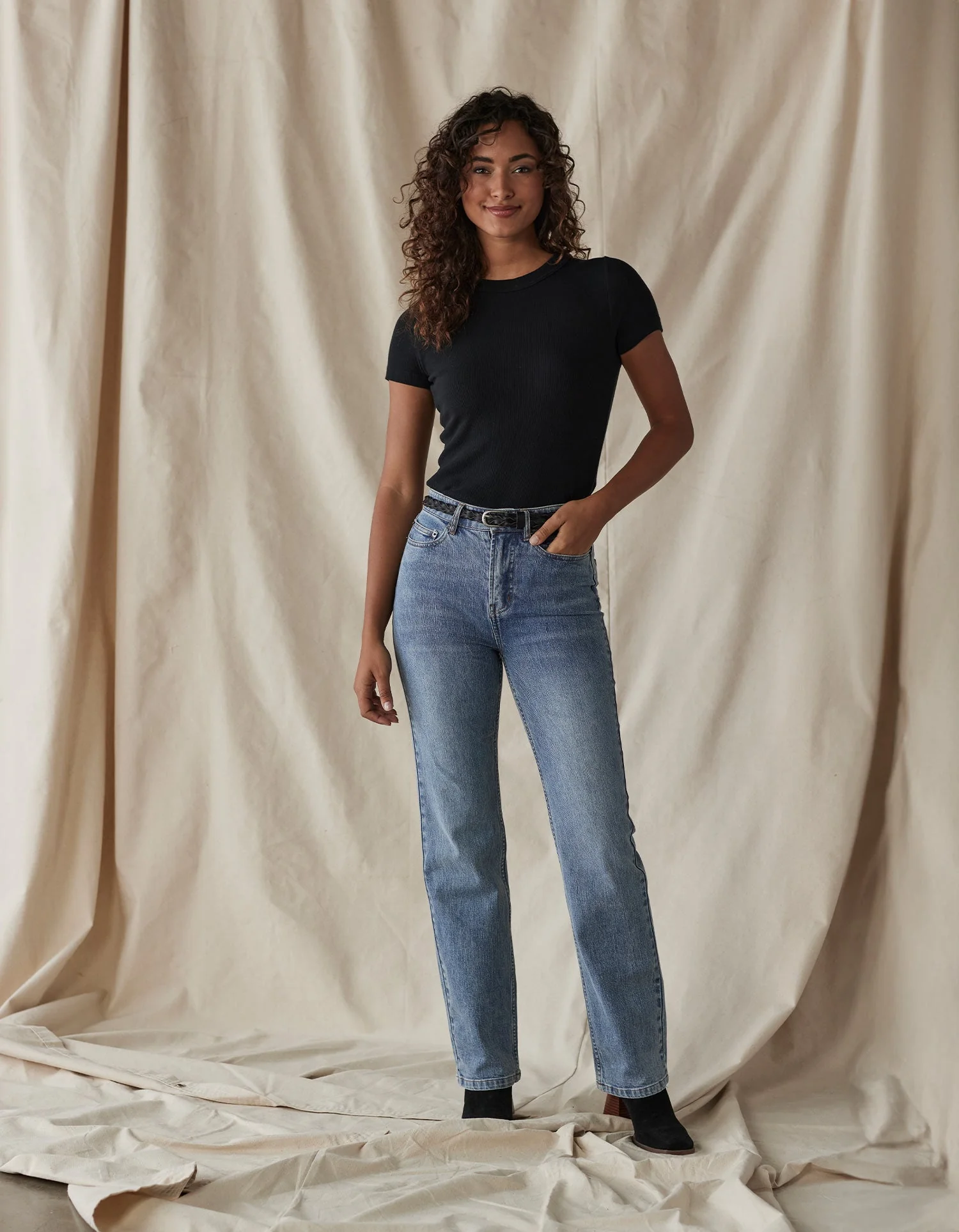 Hi-Rise Straight Jean in Medium Greyson Wash - Image 5