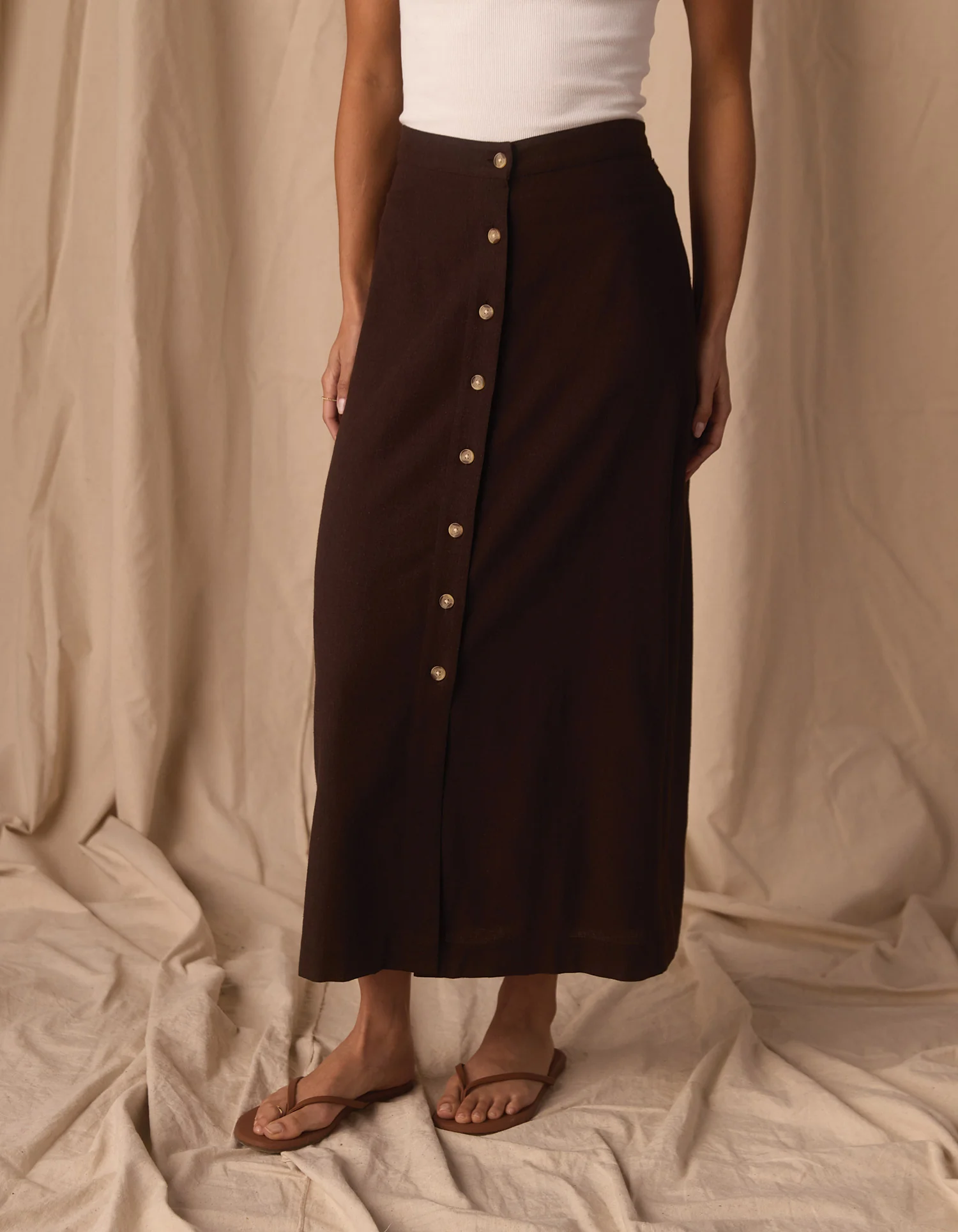 Leukos Linen-Blend Button Front Skirt in Umber - Image 2
