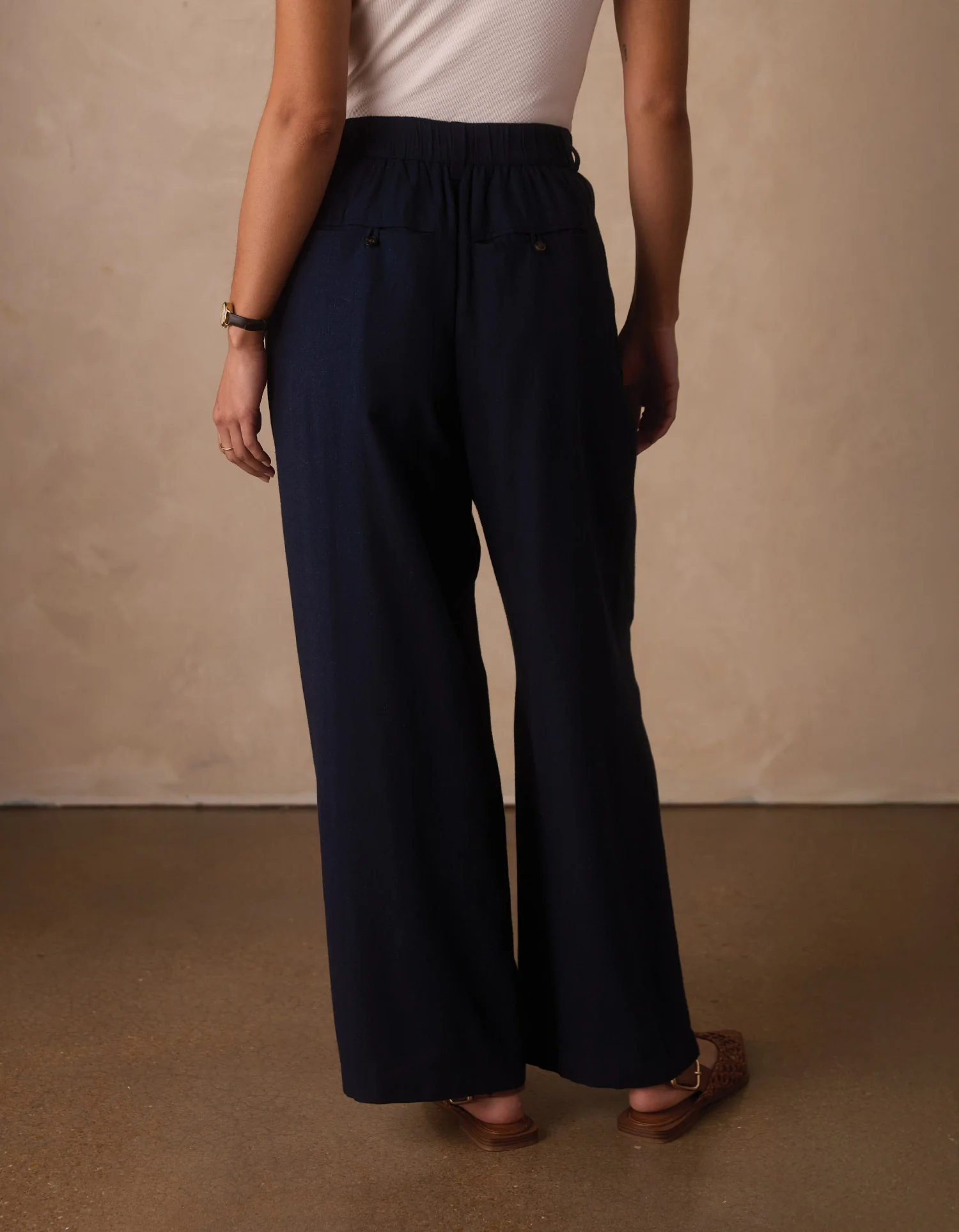 Leukos Linen-Blend Trouser in Navy - Image 7