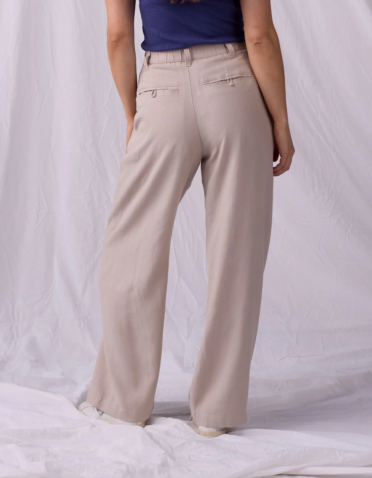 Leukos Linen-Blend Trouser in Sandstone - Image 5