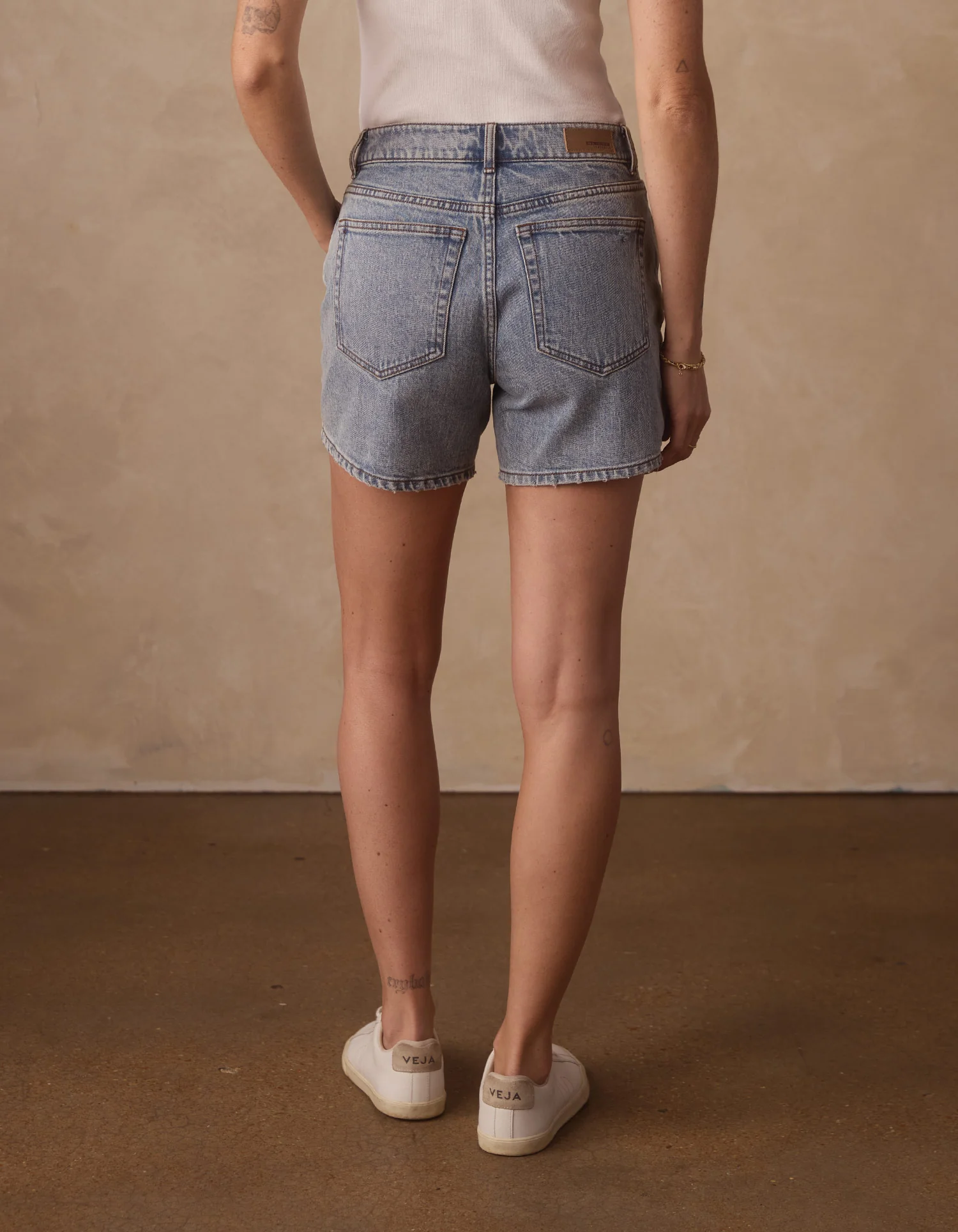 Mid-Rise Denim Short in Medium Greyson Wash - Image 7