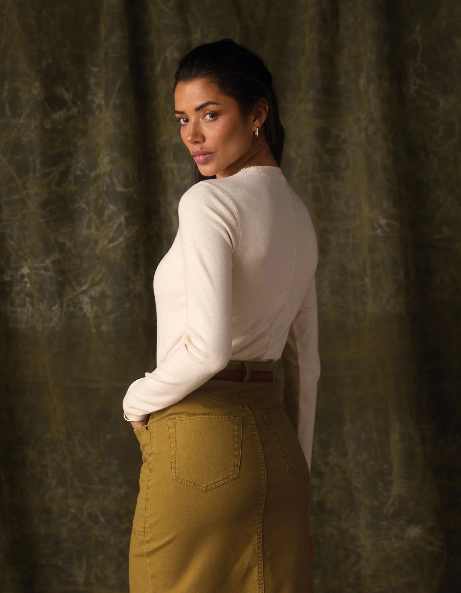 Puremeso Everyday Crewneck in Fossil - Image 4
