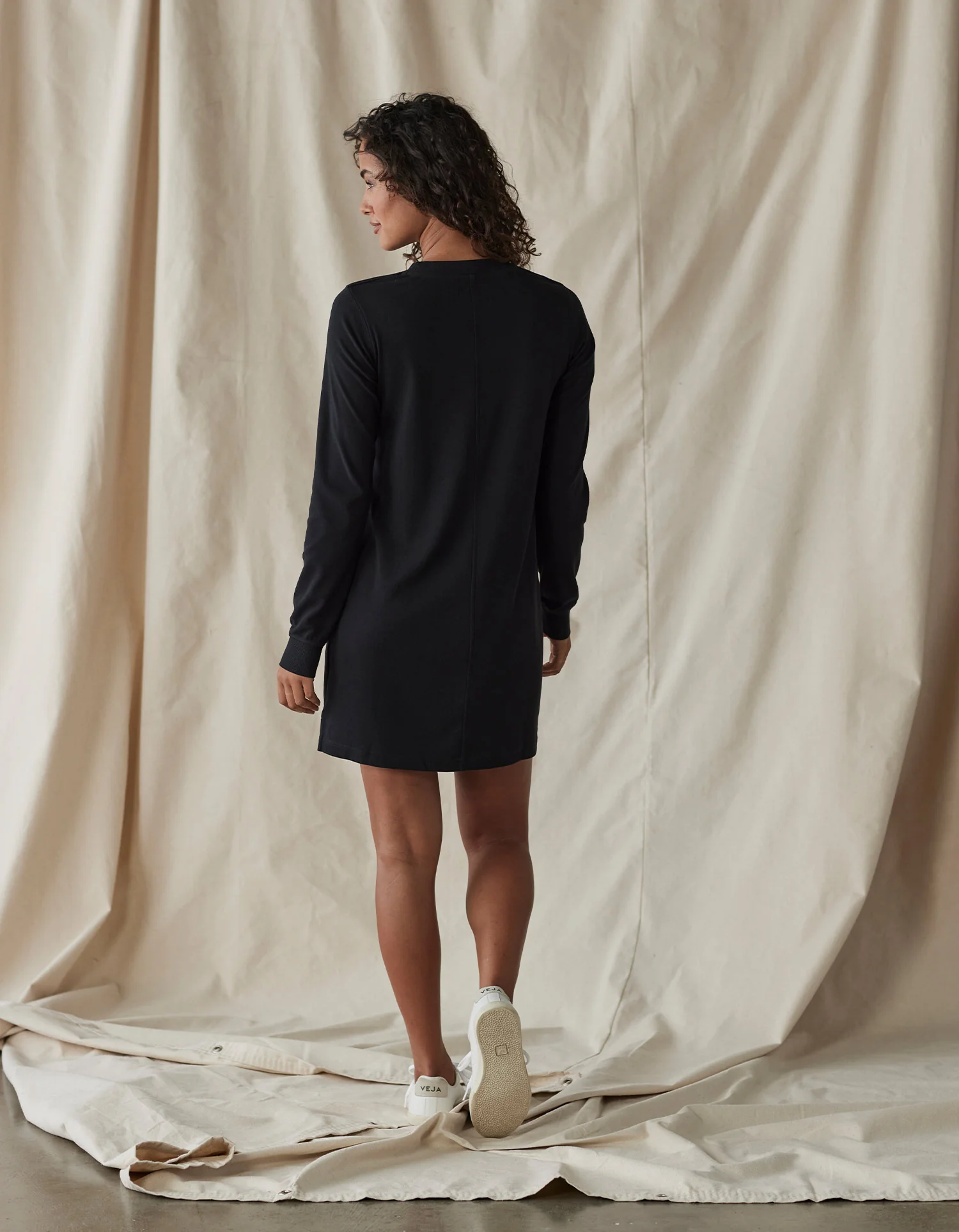 Puremeso Everyday Dress in Black - Image 4