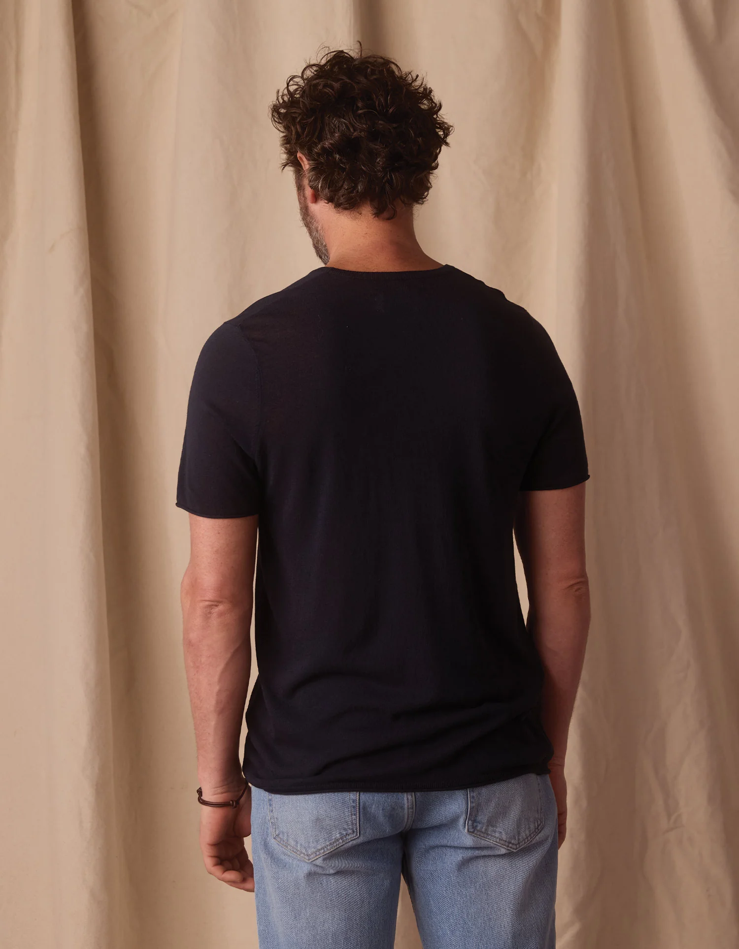 Summer Linen-Blend Knit Tee in Navy - Image 7