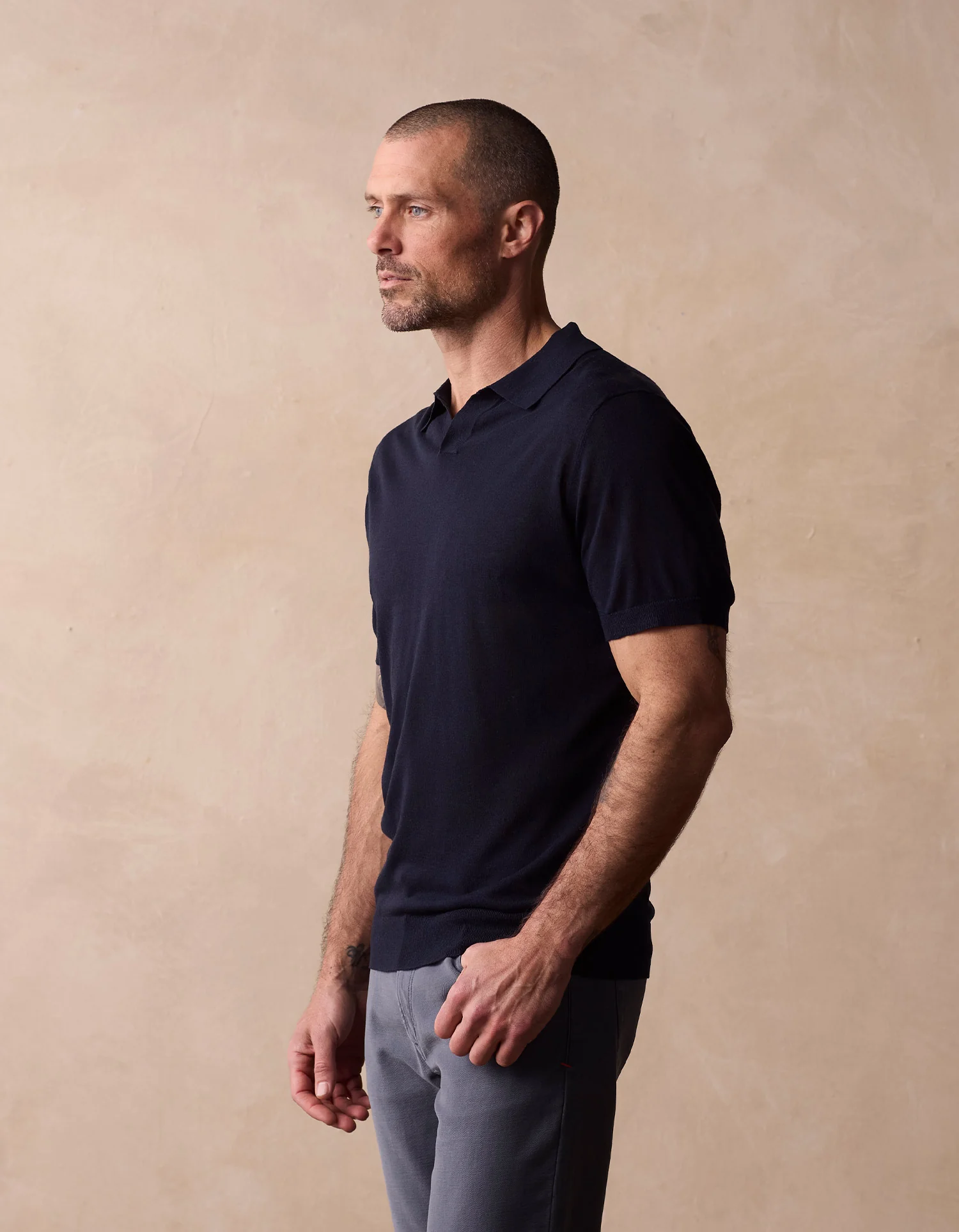 Summer Linen-Blend Polo in Navy - Image 4