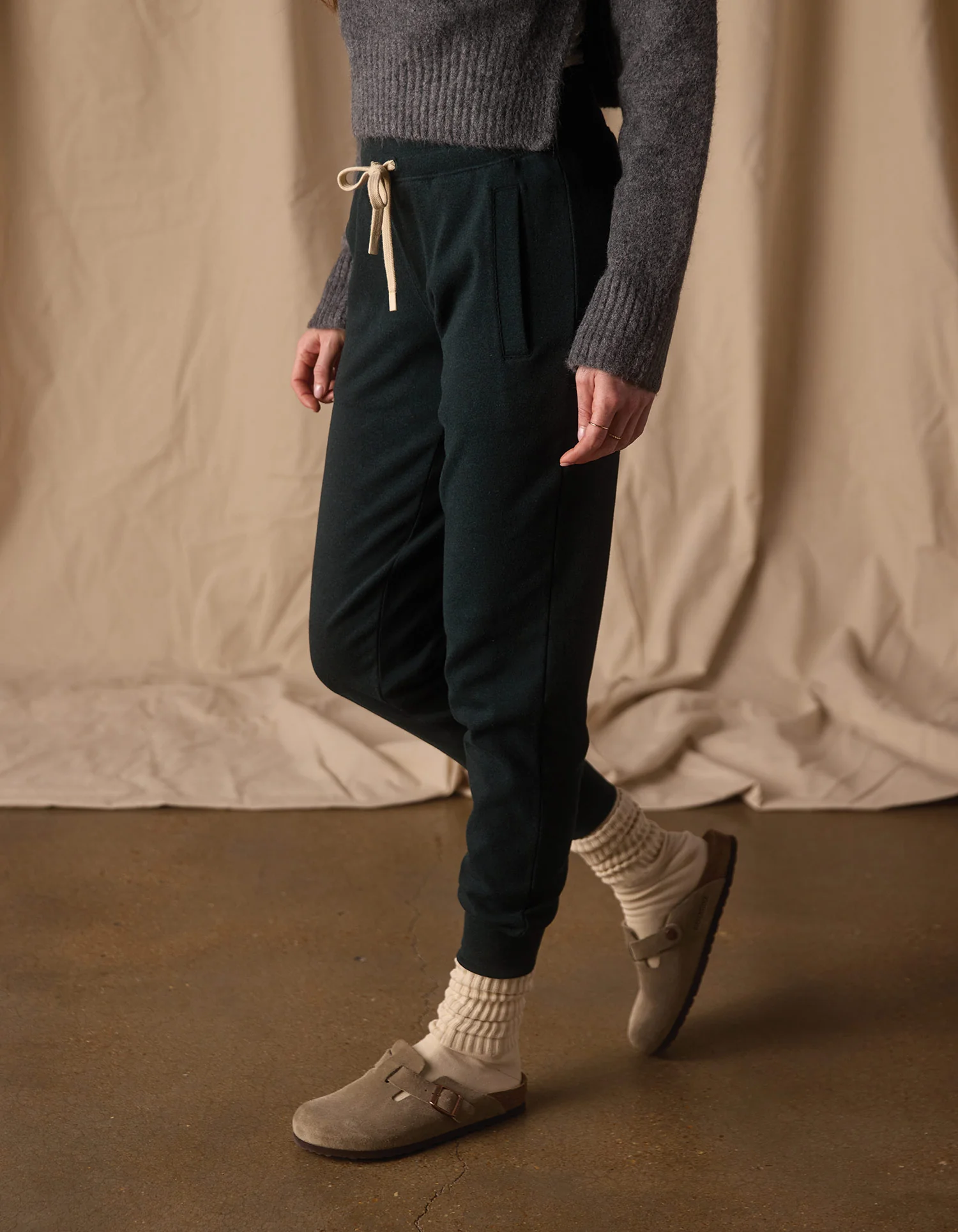 Women's Puremeso Everyday Jogger in Emerald - Image 4